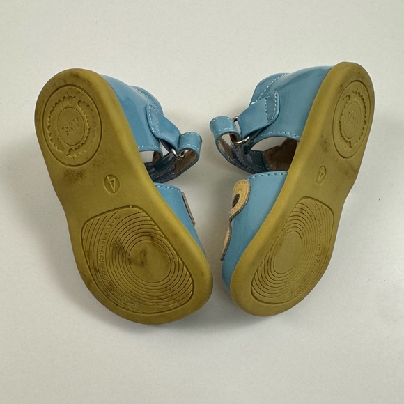 Livie & Luca “Petal” Classic Patent Leather Mary Jane in Daisy Blue - Picture 5 of 6